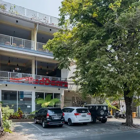 RedDoorz Premium @ Jalan Cengkeh Malang-2